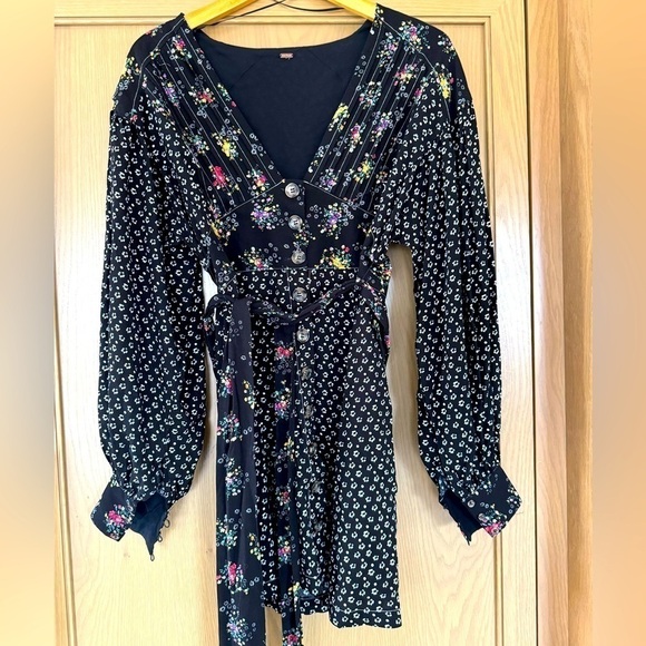 Free People Pleated V-Neck Floral Print Button Front Mini Dress/ Medium - Picture 1 of 13